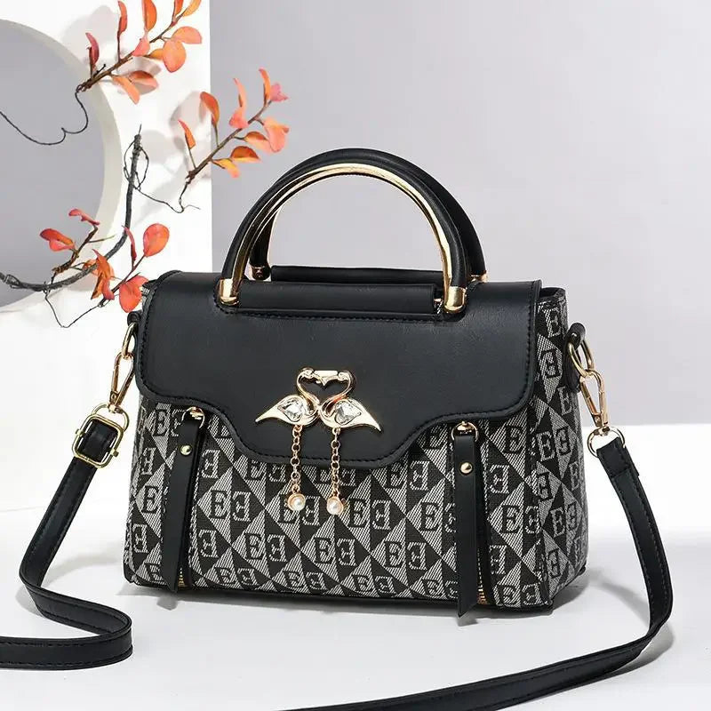 The Élara Crossbody