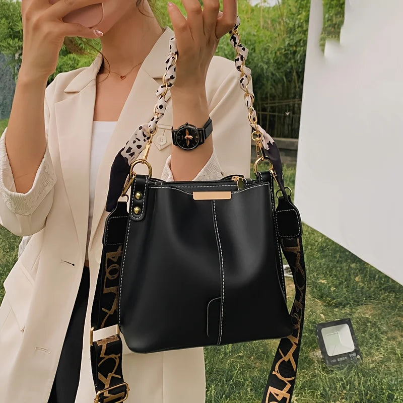 La Chaîne Ribbon Chain Bucket Bag