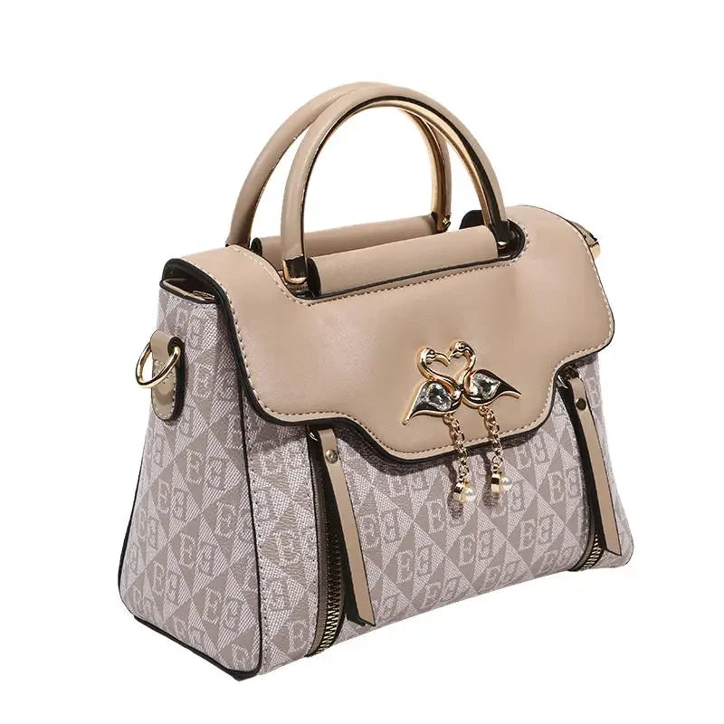 The Élara Crossbody