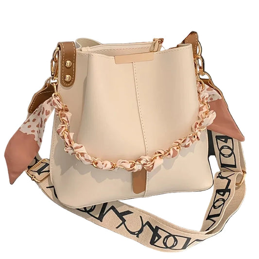 La Chaîne Ribbon Chain Bucket Bag